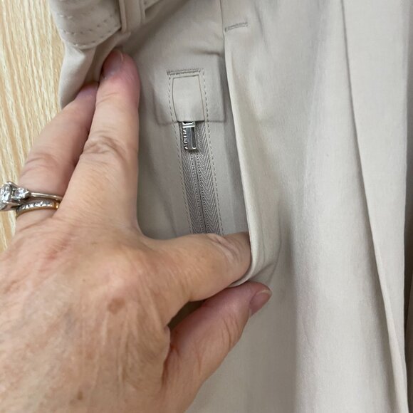 NWT Athleta Skyline Short II Khaki Size 20 - Picture 3 of 8